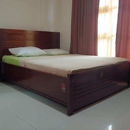 Hotel Oyo 3894 Karunia Muslim Syariah Yakarta Exterior foto