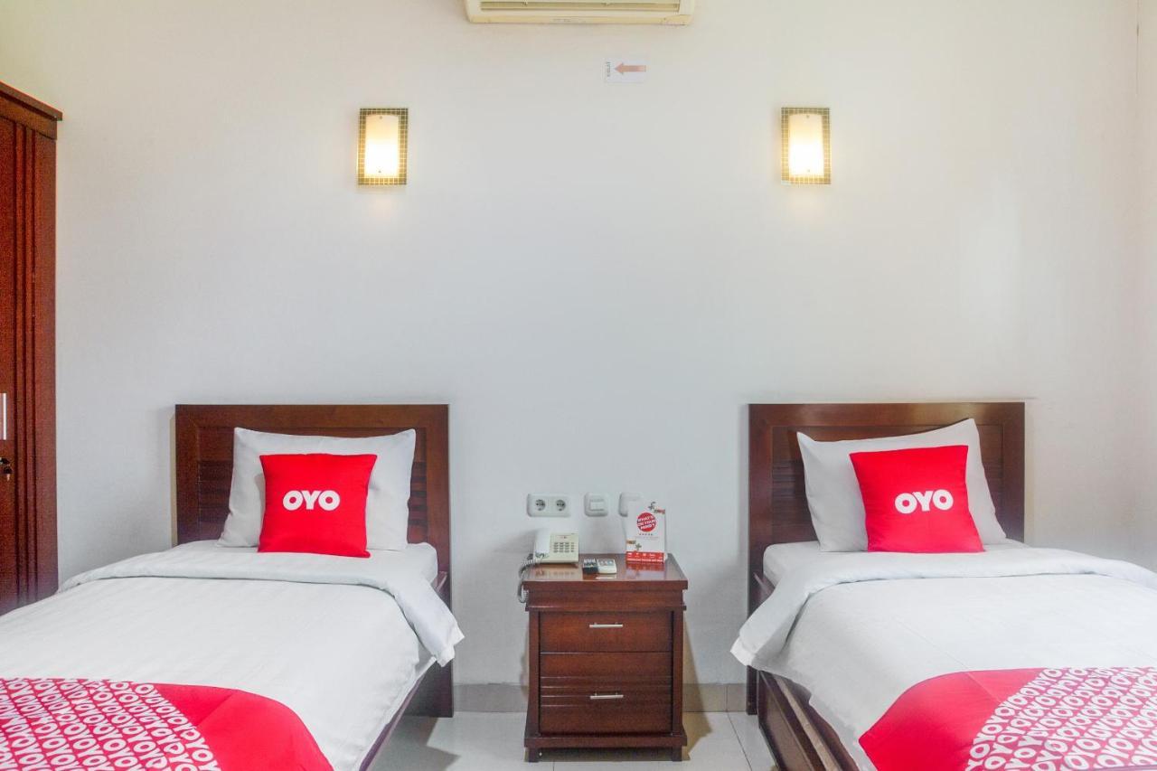 Hotel Oyo 3894 Karunia Muslim Syariah Yakarta Exterior foto